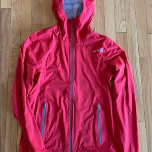 Men’s NWOT Altra running performance rain jacket
